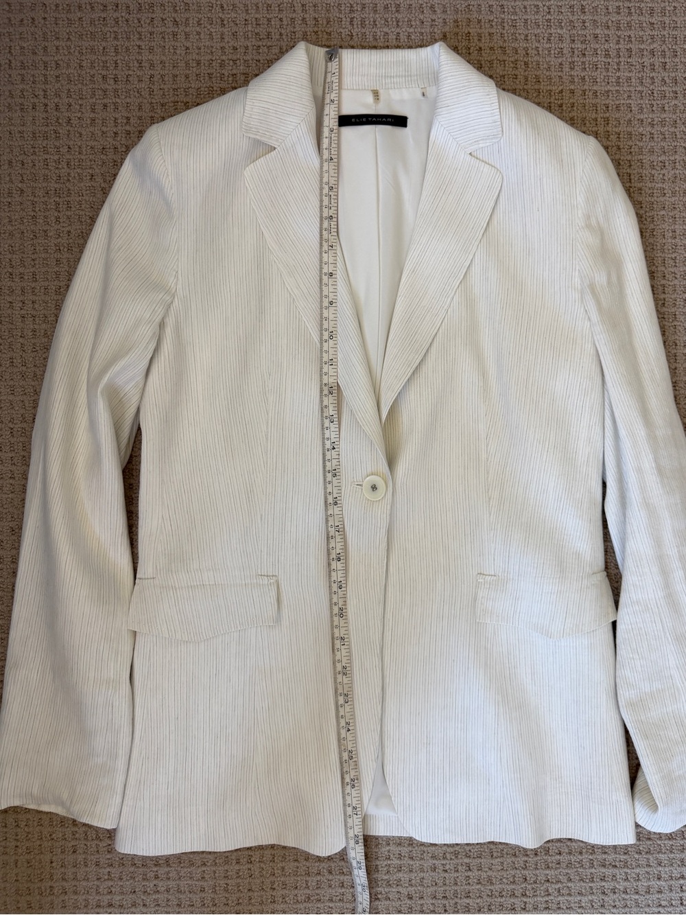 Elie Tahari Ivory Linen Blend Double-Breasted Blazer | Size 6 - Picture 4 of 6